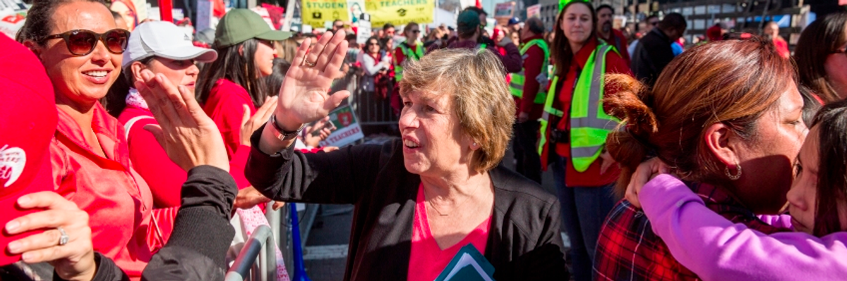 The Green New Deal Just Won a Major Union Endorsement. What's Stopping the AFL-CIO?