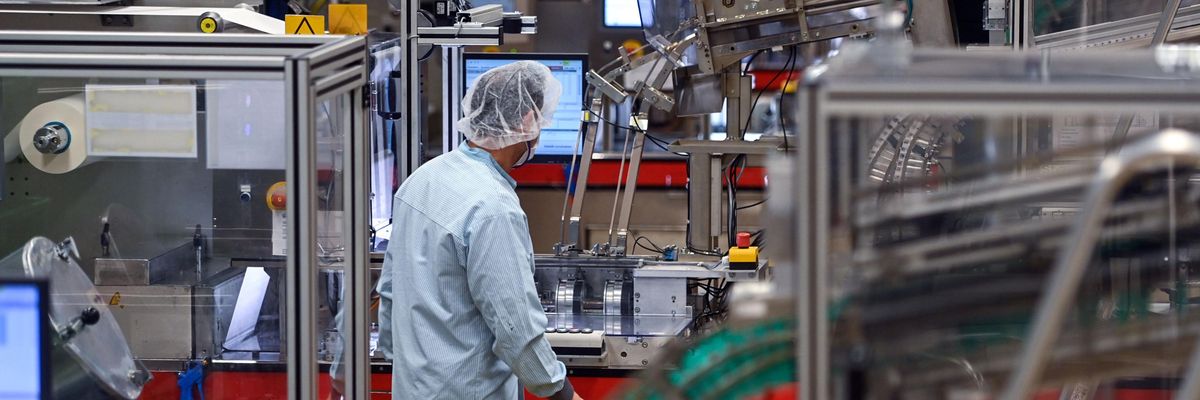 Rich Nations Could 'Make Enough Vaccine for the World' With Just $25 Billion: Analysis