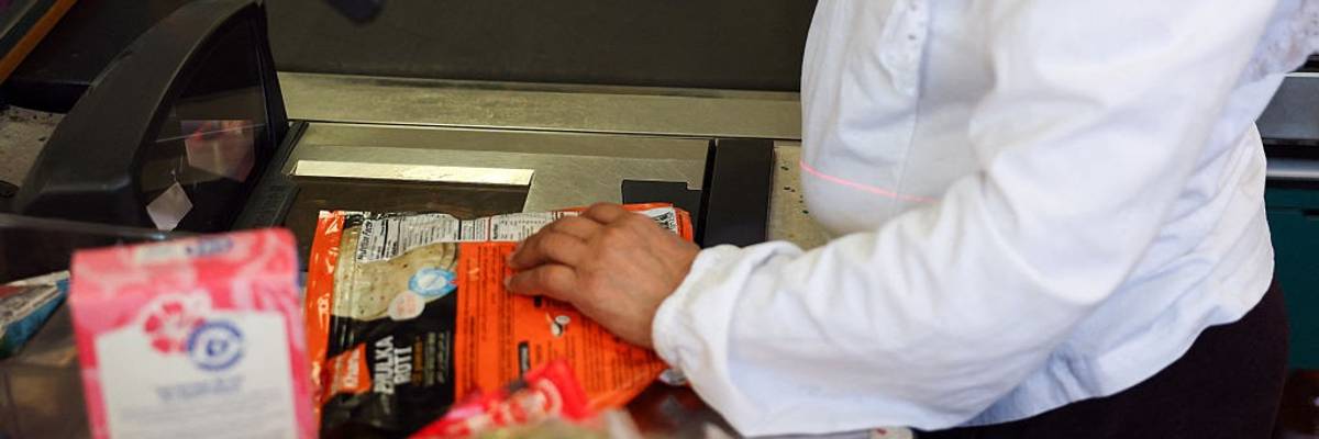 Key Inflation Indicator Comes in ‘Scorching Hot’ Just as Trump Tariffs Hit