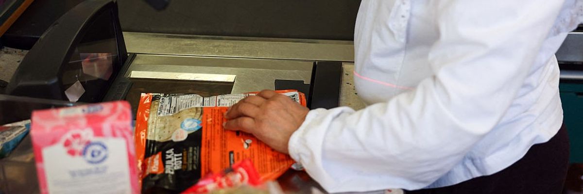 Key Inflation Indicator Comes in ‘Scorching Hot’ Just as Trump Tariffs Hit