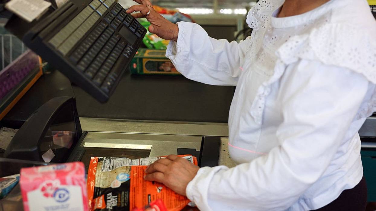 Key Inflation Indicator Comes in ‘Scorching Hot’ Just as Trump Tariffs Hit