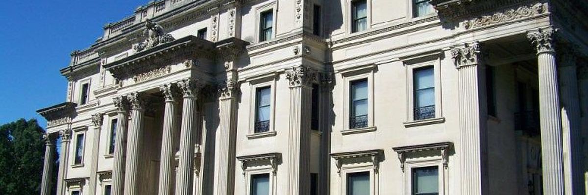 Hiking the Estate Tax Will Help Close the Wealth Gap