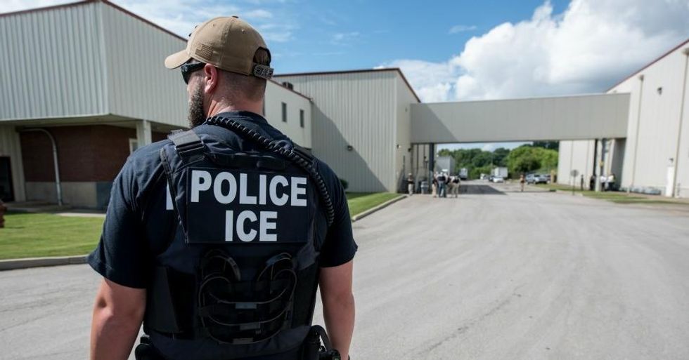 An ICE agent in Salem, Ohio on June 19, 2018. Image courtesy U.S. Immigration and Customs Enforcement. (Photo: Smith Collection/Gado/Getty Images)