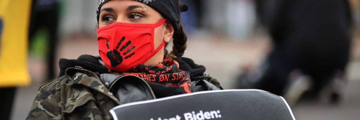 Dozens of Democrats Urge Biden to Take 'Critical Step' of Shutting Down Dakota Access Pipeline