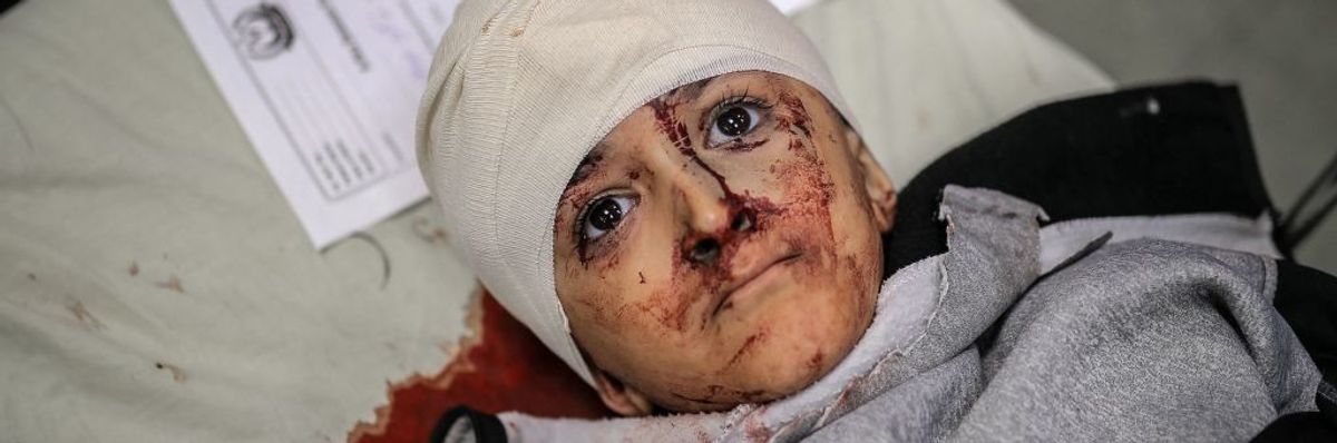 An injured Palestinian child