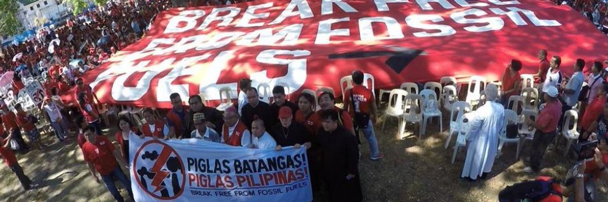 10,000 Filipinos Demand Government 'Break Free' from Coal