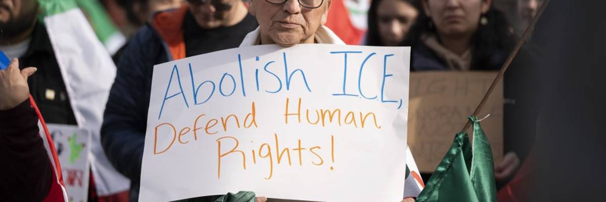 Anti-Ice Protest in San Francisco na karsi protesto gosterisi duzenlendi