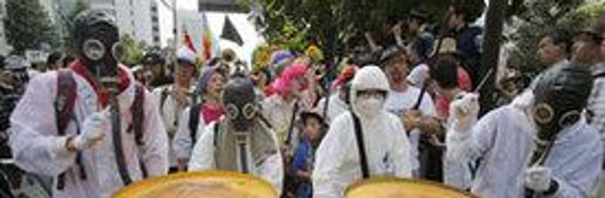 Human Chain: Anti-Nuke Protesters Surround Japanese Parliament