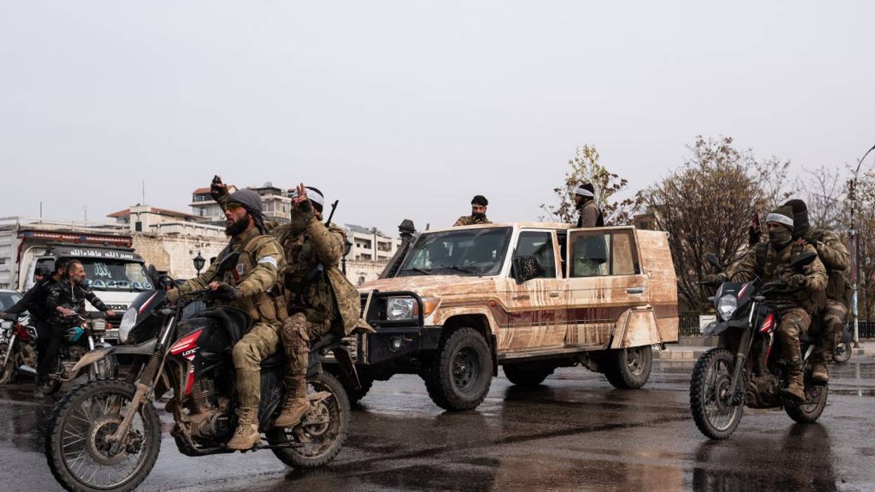 Anti-regime armed groups in Syria capture Hama city center