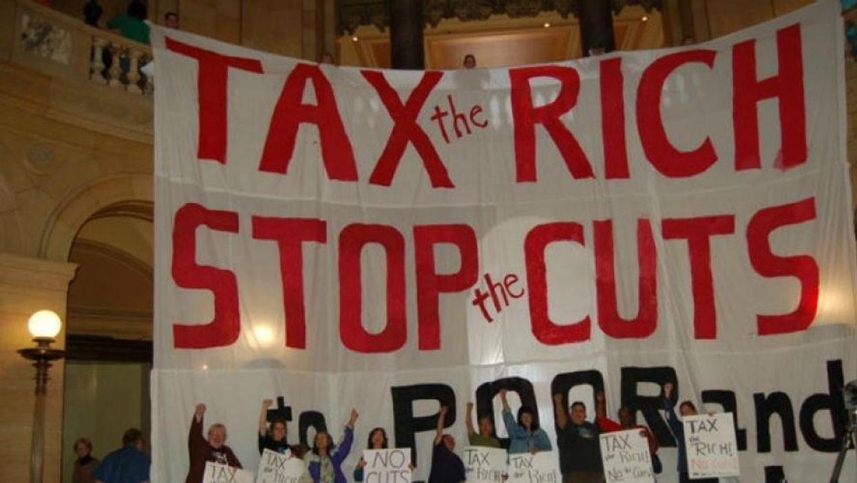 Call Congress Now to Stop Trump's Giant Tax Giveaway