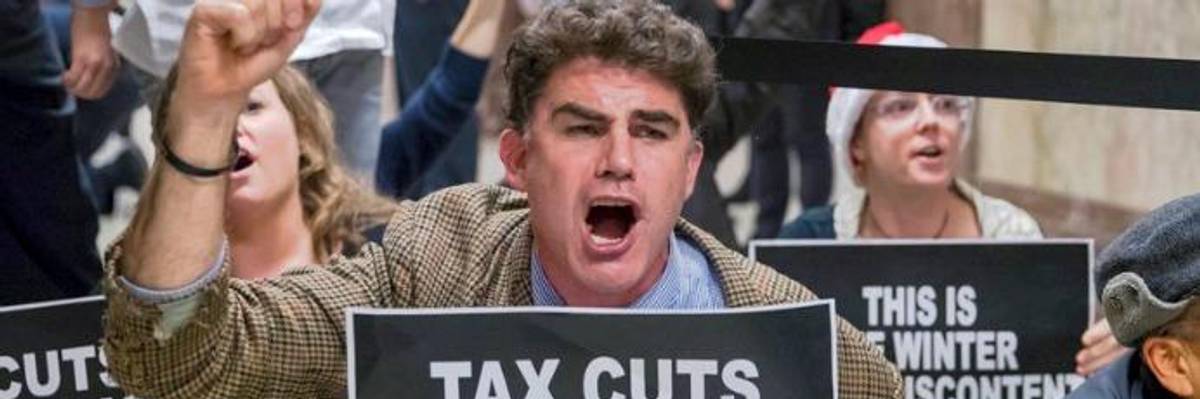 Under GOP Tax Law, Top 1% Get Extra $33,000 Per Year. The Poor? $40