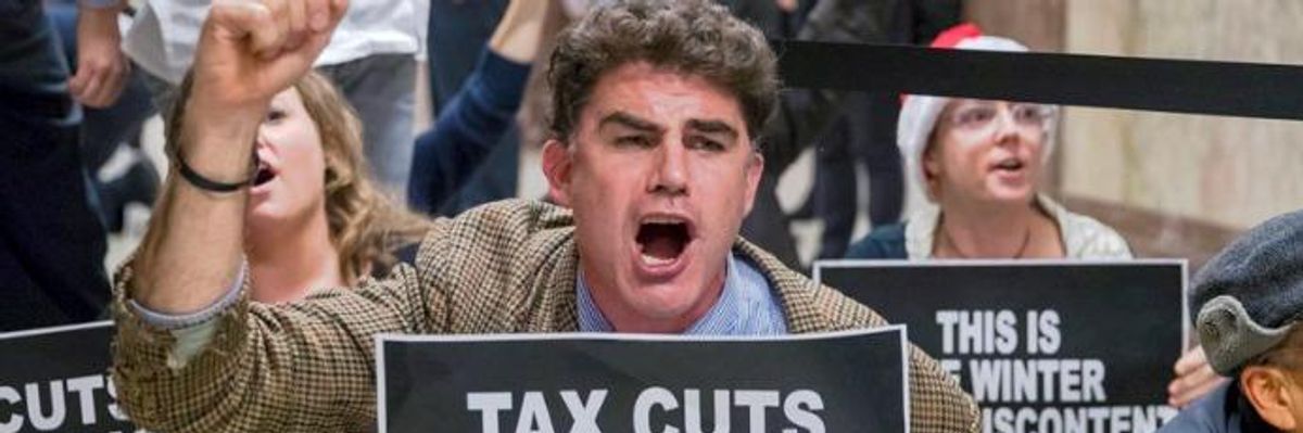 Under GOP Tax Law, Top 1% Get Extra $33,000 Per Year. The Poor? $40