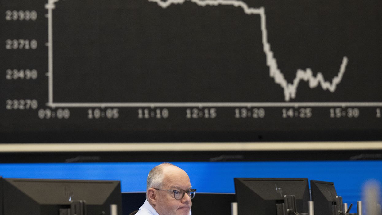 Fed Governor Warns 'Job Growth Has Probably Been Negative' as US Labor Market Stalls