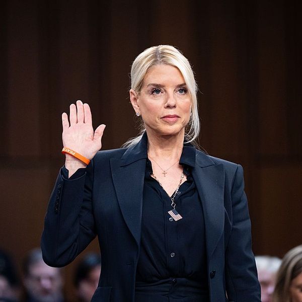 Bondi Dodges Over Whether Trump Border Czar Kept $50,000 in Cash From Alleged Bribe Sting Operation