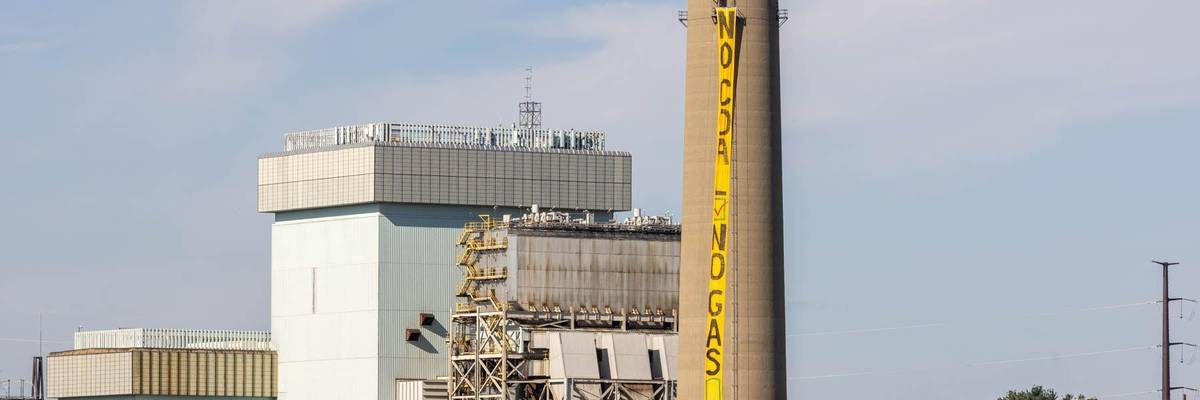 Banner drop at Newington Station in New Hampshire.