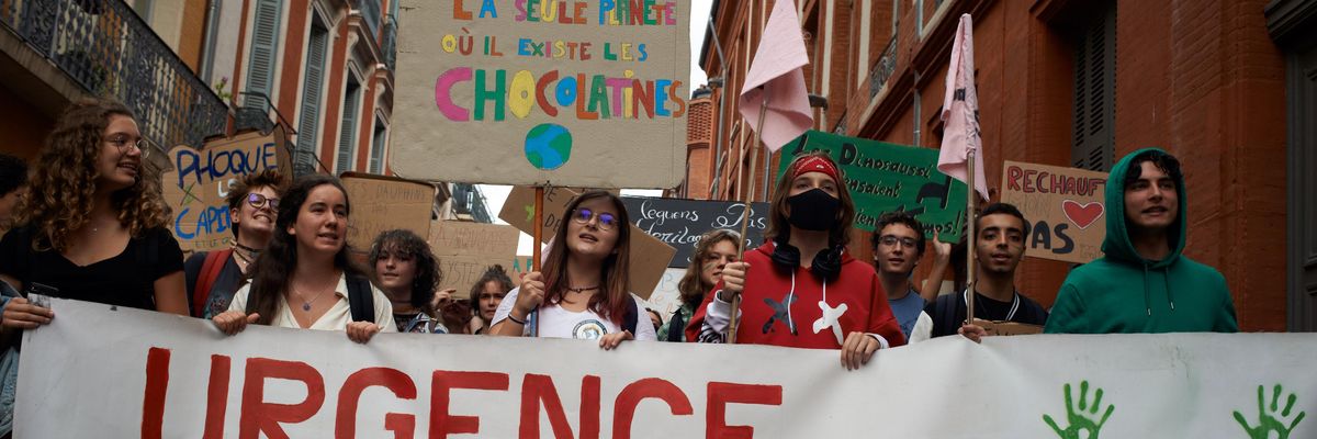 Banner reads "Urgence Climatique"