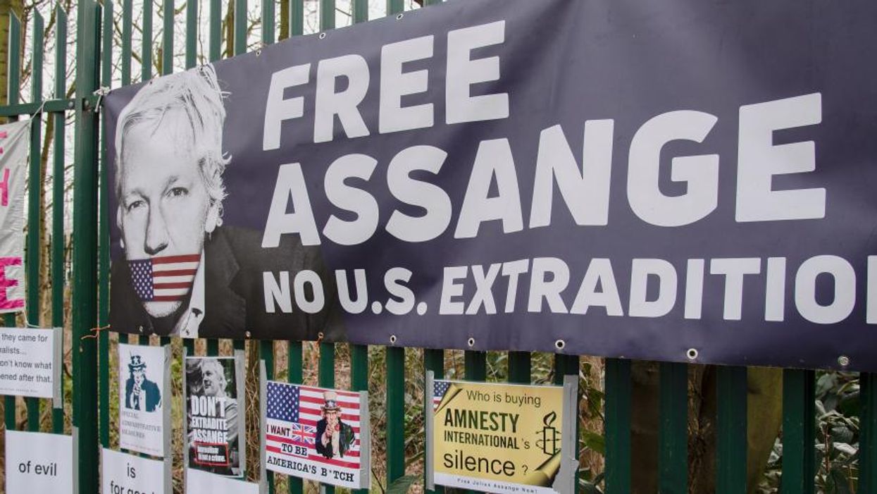 Prosecution in Assange Extradition Hearing: US-UK Treaty Does Not Apply To Wikileaks' Publisher