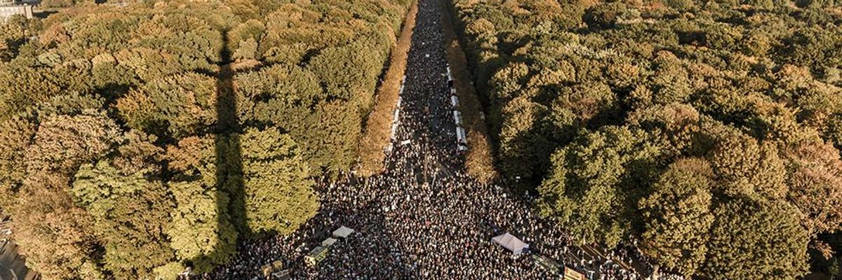 "UnTrump the World": Hundreds of Thousands March in Berlin Against the Far Right