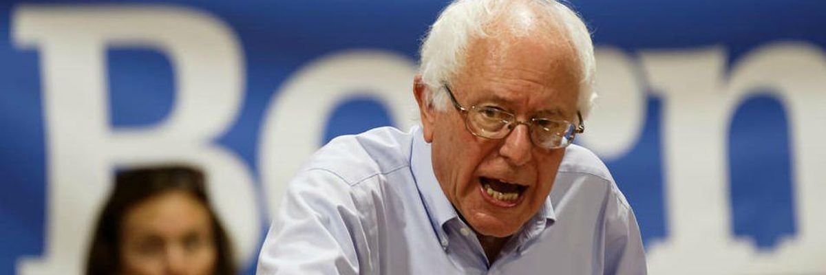 Staking New Ground, Sanders Overtakes Clinton in Iowa Poll