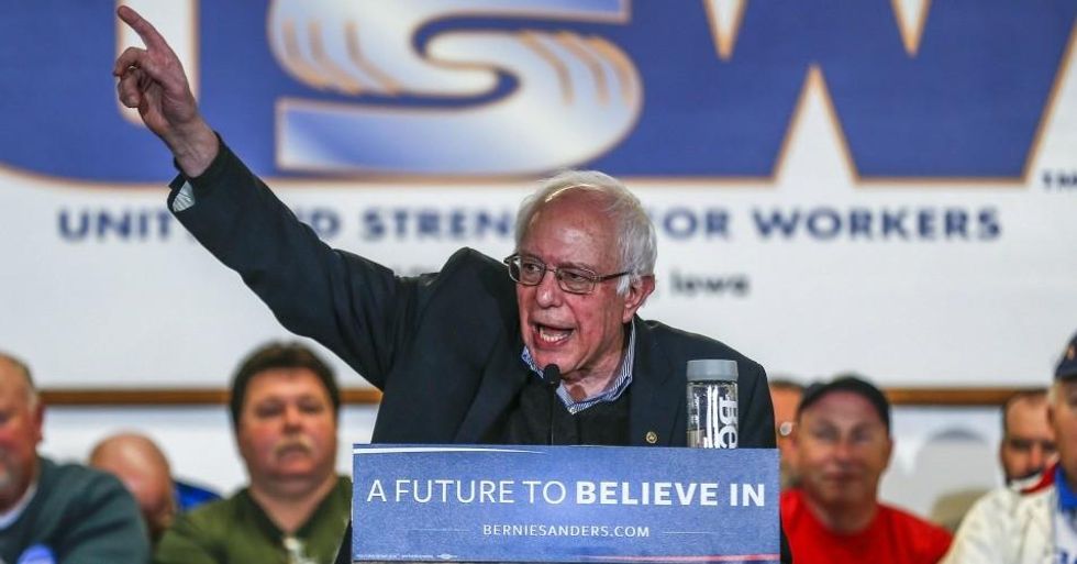Bernie Sanders speaks at a campaign event at the steelworkers union hall in Des Moines, Iowa on Tuesday. (Photo: Tannen Maury/EPA)