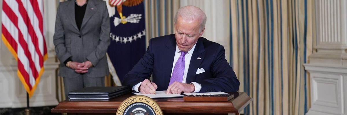 Biden signs executive order on private prisons