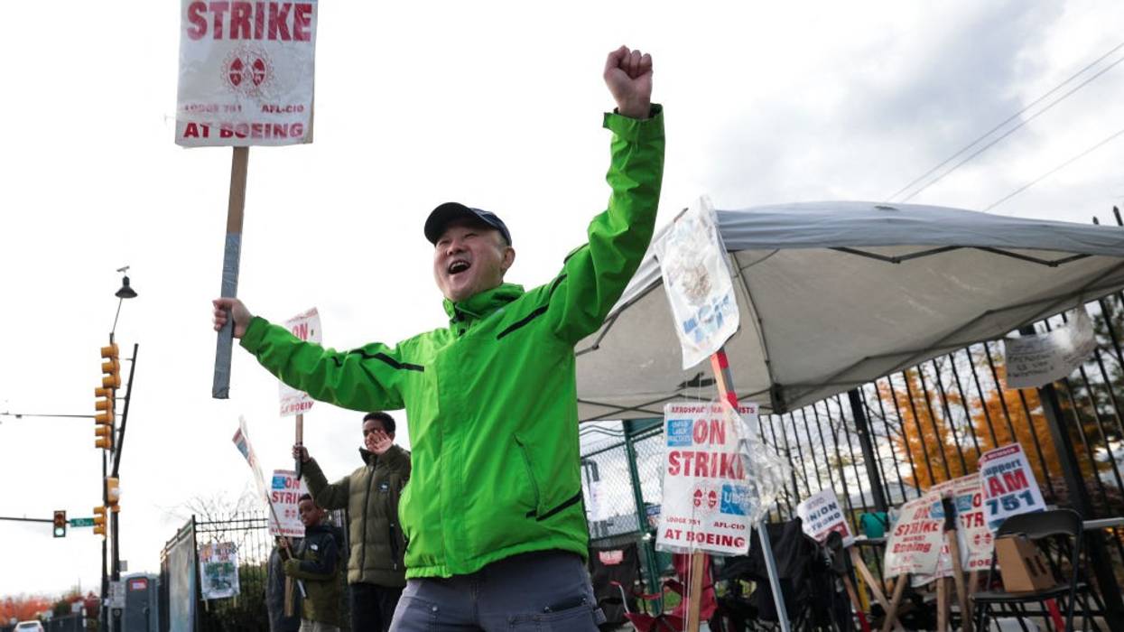 Boeing machinist on the picket line