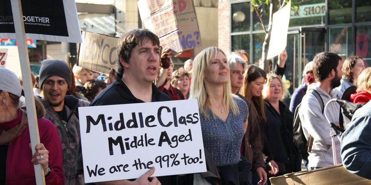 Opinion | How a Disappearing and Deluded Middle Class Awaits the New ...