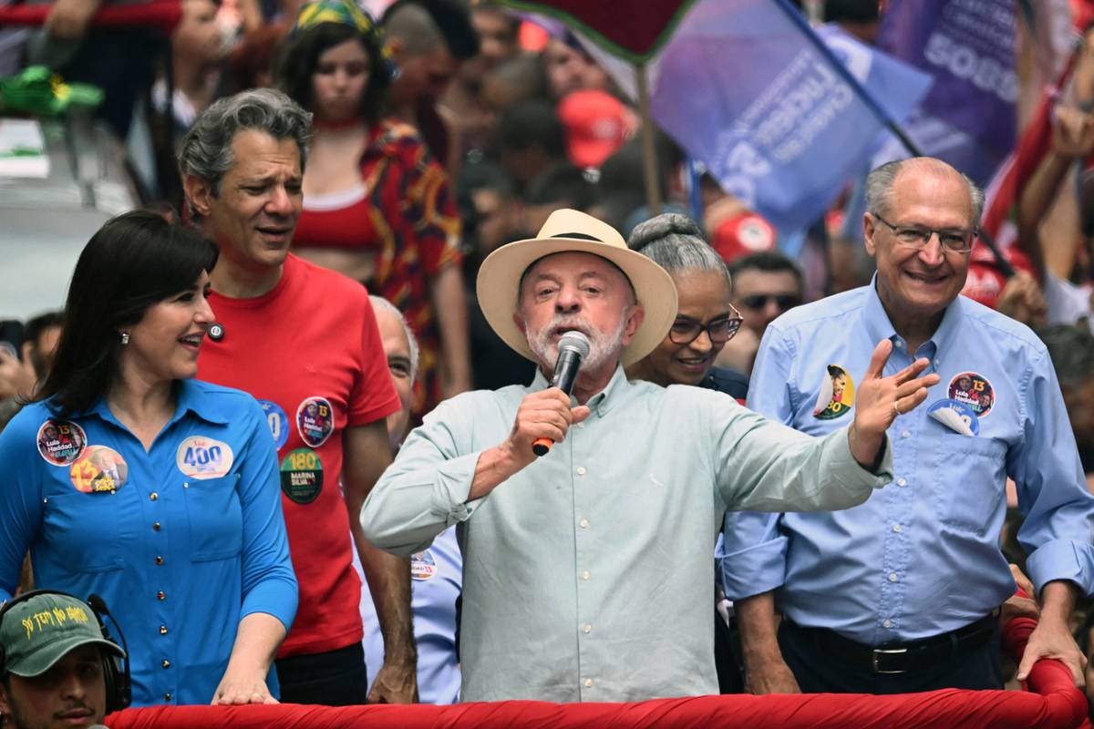 Lula Campaign Asks to Probe Sudden US Shutdown of Consular Services as 'Interference in Brazilian Elections' | Common Dreams