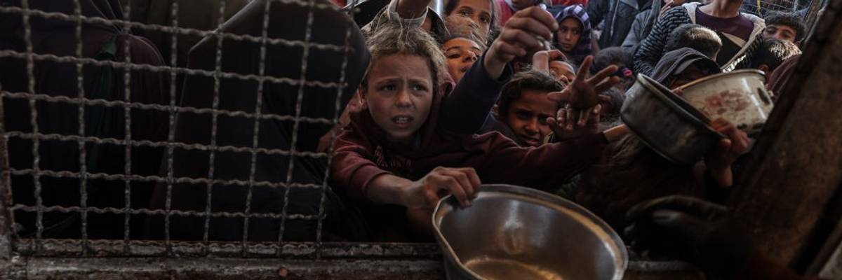 Bread crisis in the Gaza Strip as Israel continues its attacks