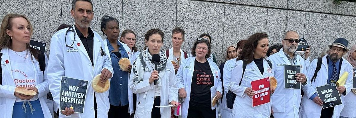 'Bread Not Bombs!': Doctors Against Genocide cry for Gaza at US Capitol