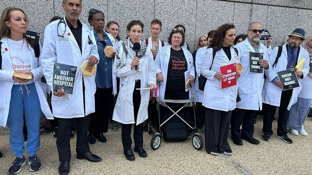 'Bread Not Bombs!': Doctors Against Genocide cry for Gaza at US Capitol