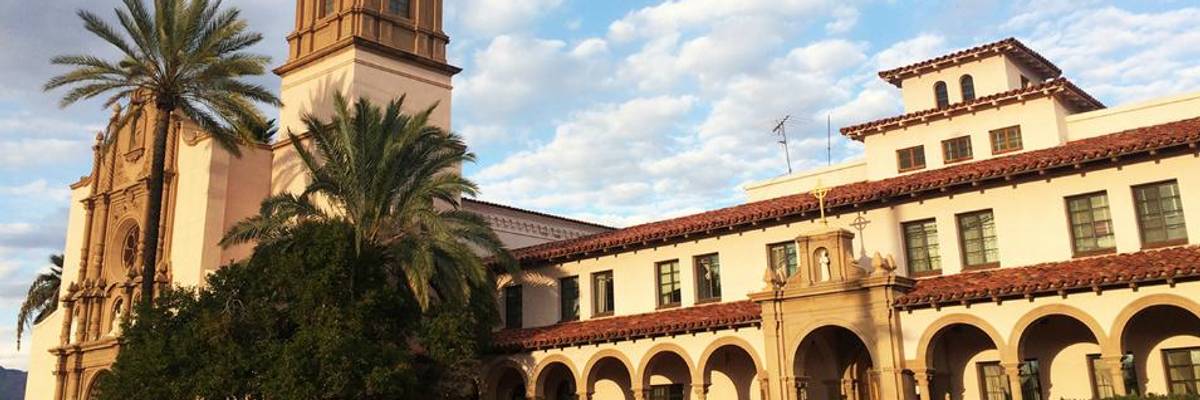 This Castle in the Desert Provides Respite to Asylum-Seekers