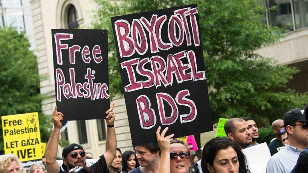 Why Has Israel Banned Jewish Leftists But Not Members Of Nazi-linked Groups?