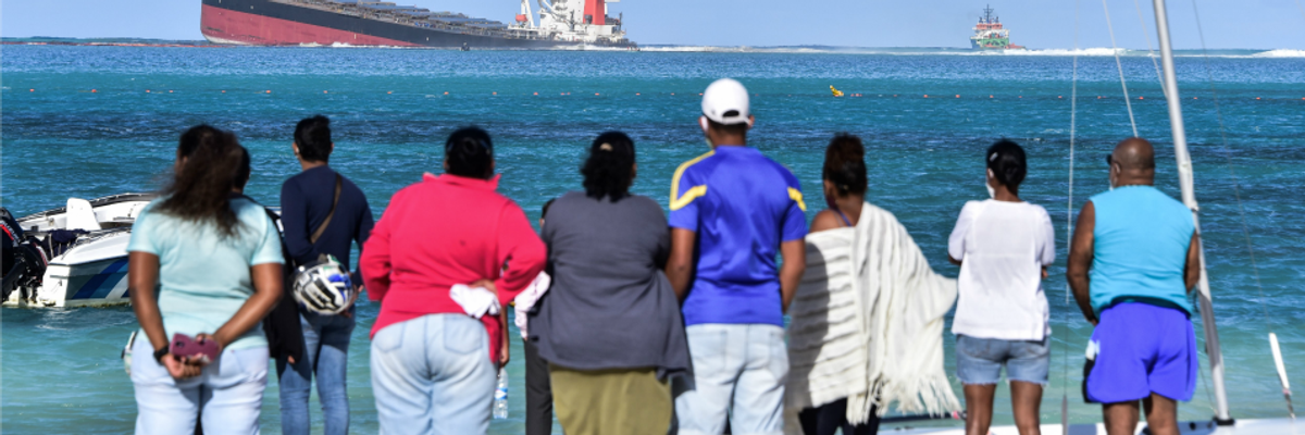 'We Are Expecting the Worst': Alarm Over Eco Crisis Grows Amid Fears Ship Leaking Oil Near Mauritius Could Break in Two