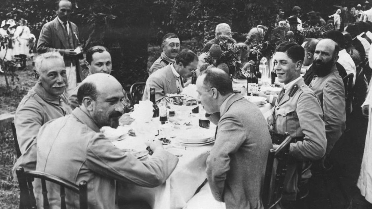 Chaim Weizmann and Lord Montagu of the Zionist Commission, 1917.
