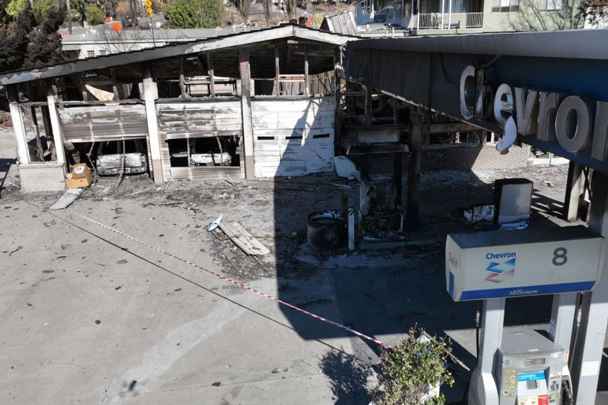 Calls for Big Oil to Cover LA Fire Damage as Chevron, Exxon Report Tens of Billions in 2024 Profits | Common Dreams