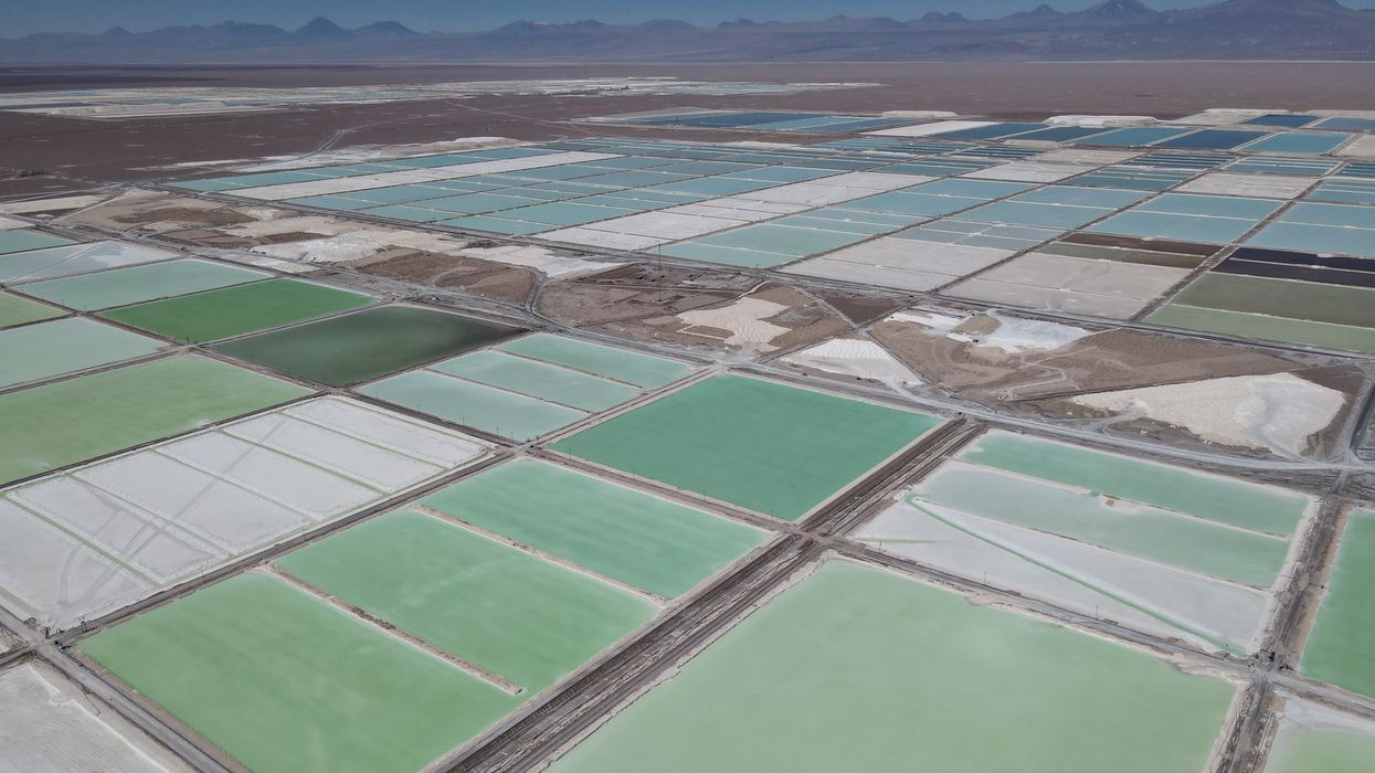 Chile extracts lithium from Atacama desert
