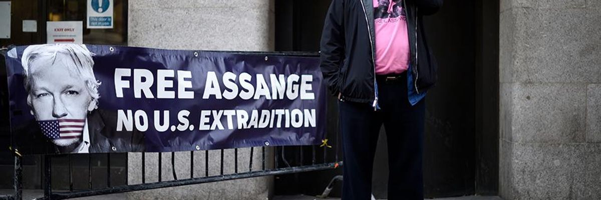 As Major Outlets Ignore Assange Extradition Hearing, Ai Weiwei Demands Freedom for WikiLeaks Founder