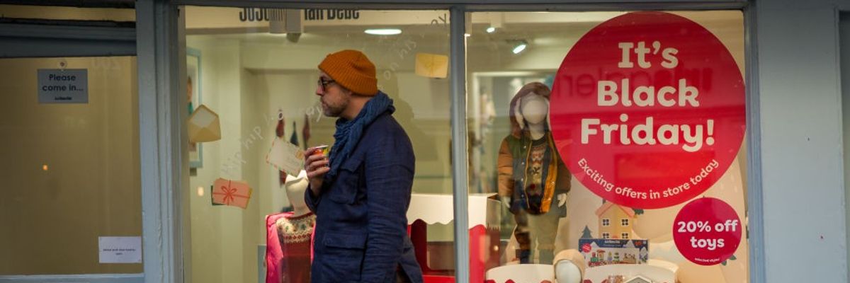 Christmas Season Shopping In York