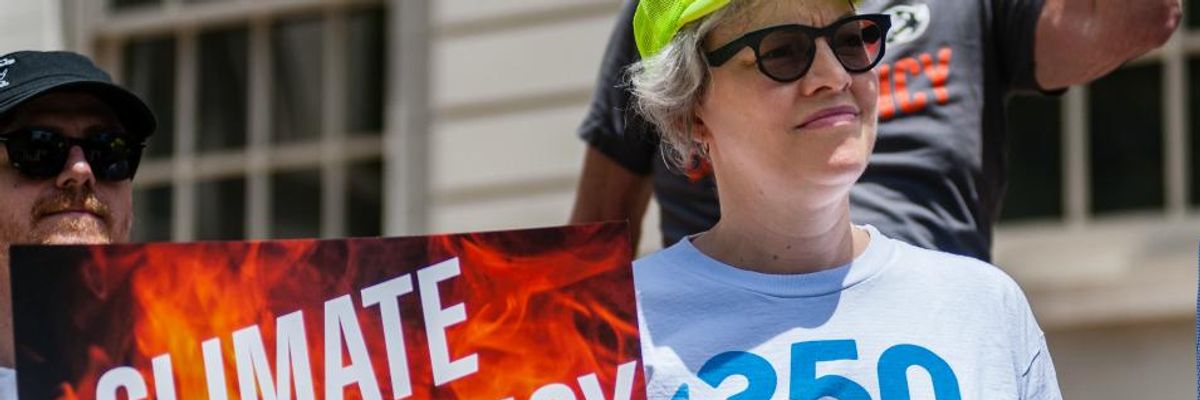 'Time to Act for the Future of Our Planet': Other Lawmakers Urged to Join Fight as Sanders and Ocasio-Cortez Unveil Climate Emergency Declaration