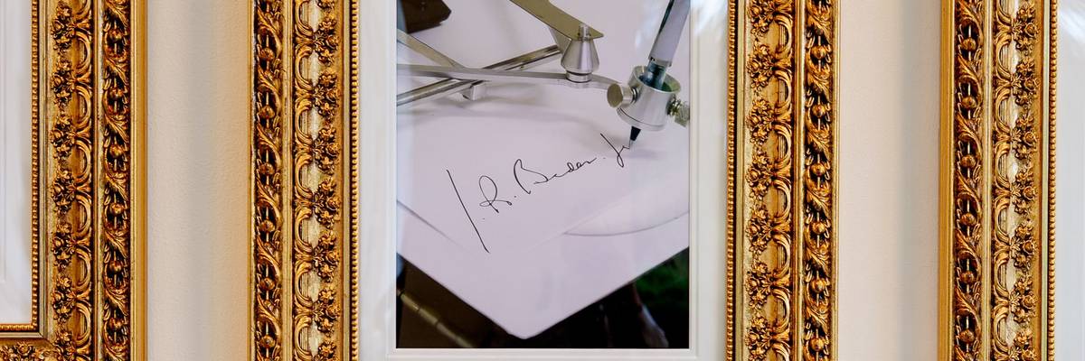 Closeup of Biden autopen portrait at White House.