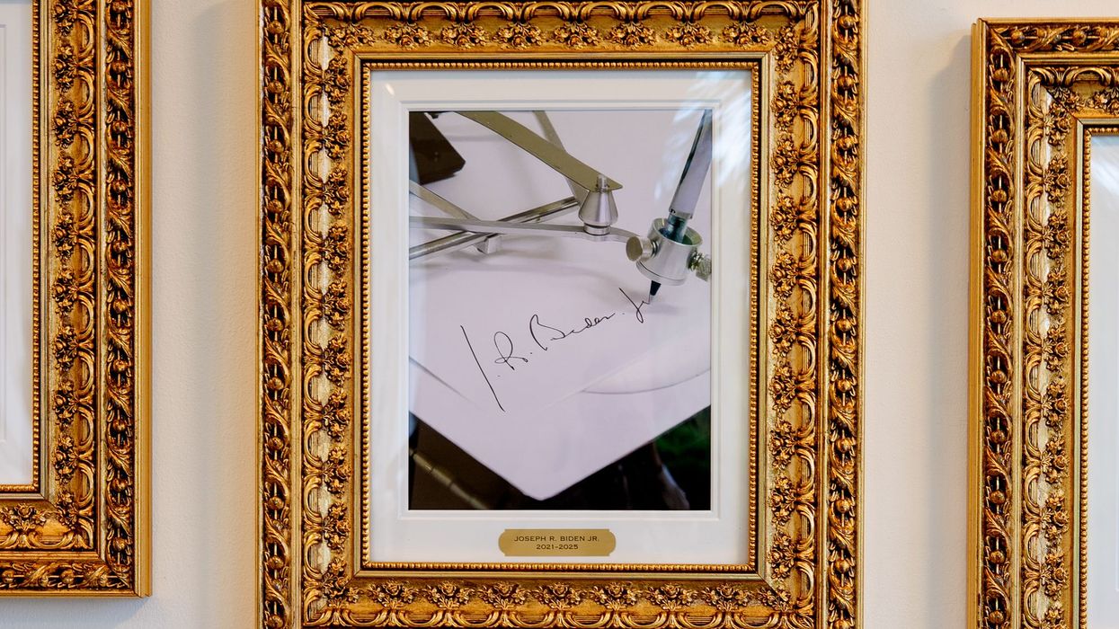 Closeup of Biden autopen portrait at White House.