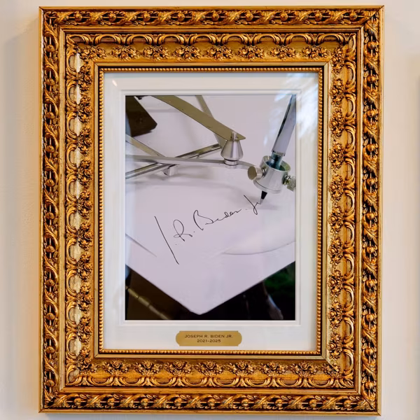 Closeup of Biden autopen portrait at White House.