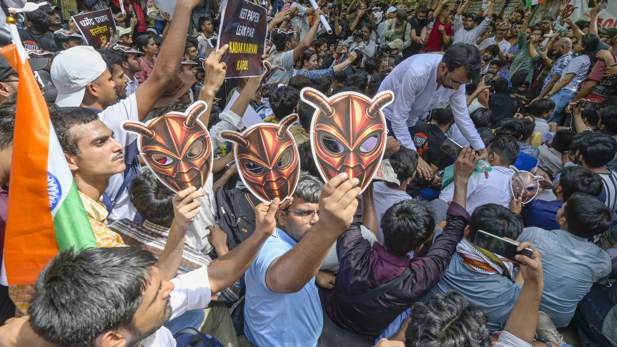 Cockroach Janta Party Founder Abhijeet Dipke With Supporters Protest At Jantar Mantar In Delhi