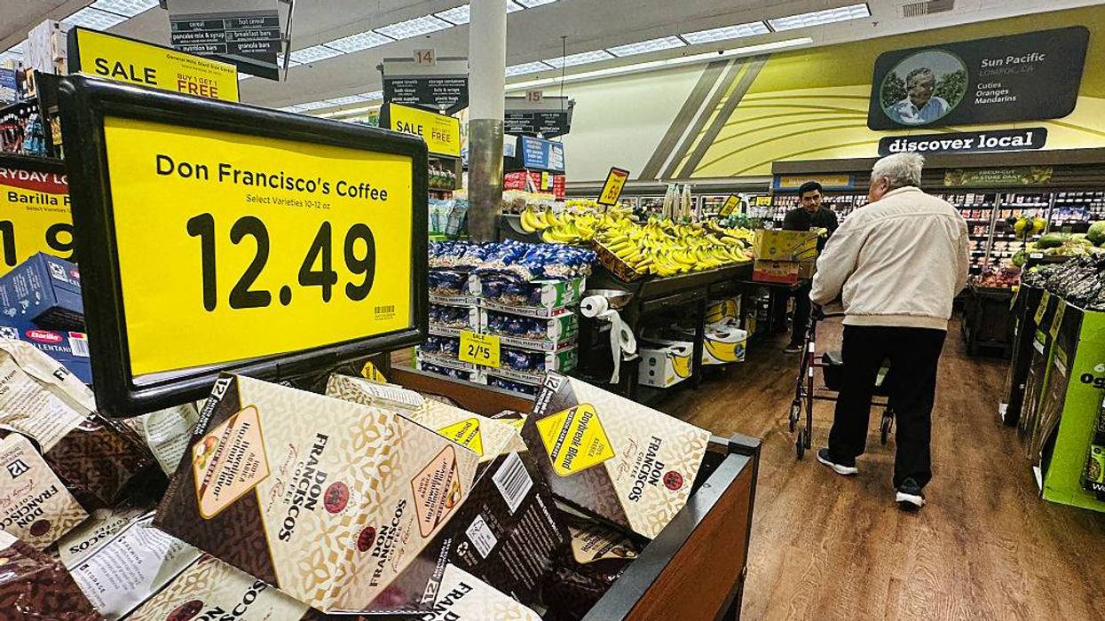 Economic Pain 'Just Beginning' as Key Index Shows More Inflation From Trump's Iran War