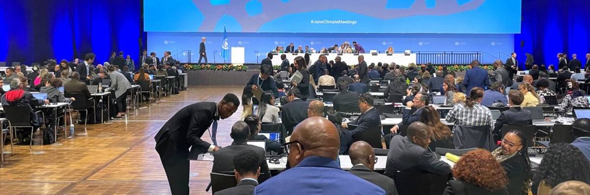 conference gatherers look at a screen