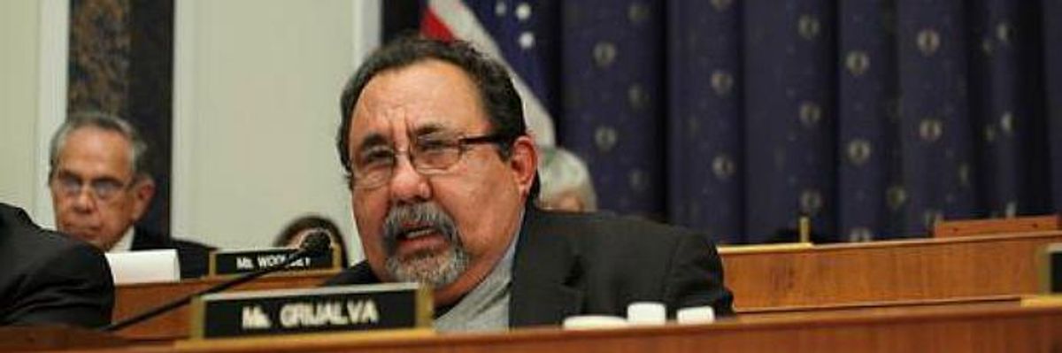 As Trump Threatens to Bomb Syria, Lawmakers Say Attack Without Congressional Approval "Unconstitutional"