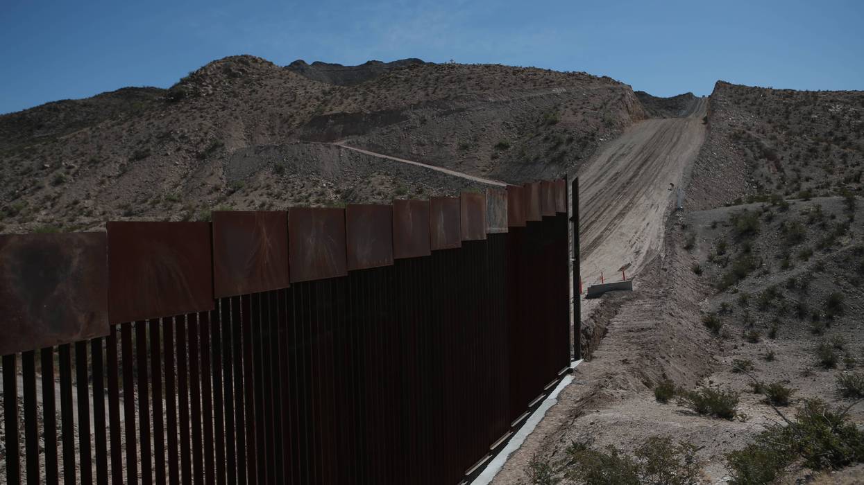 Construction of border wall between Ciudad Juarez and New Mexico has reached 100 meters