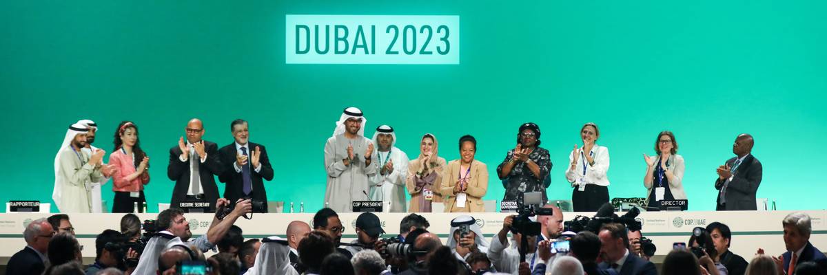 COP28 delegates applaud