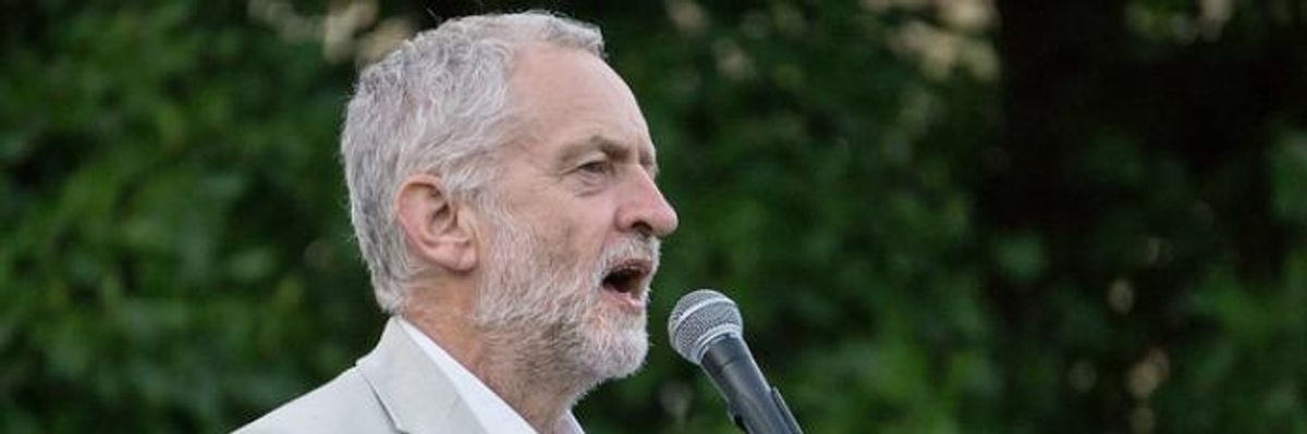 Jeremy Corbyn Pledges Fracking Ban, Energy Co-ops in Green Labour Agenda